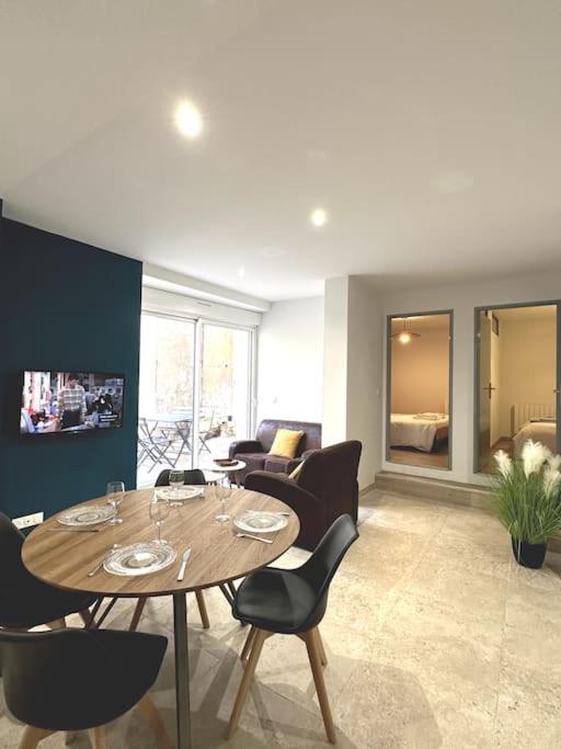 Appartement Centre Ville - Parking Prive - Wifi Nîmes Eksteriør billede